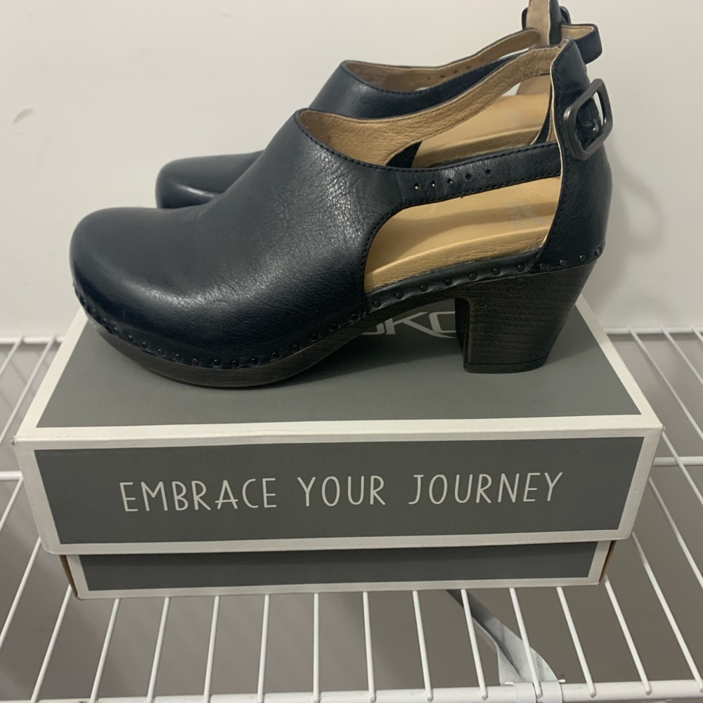 Dansko size 7.5 Women’s Black Clog